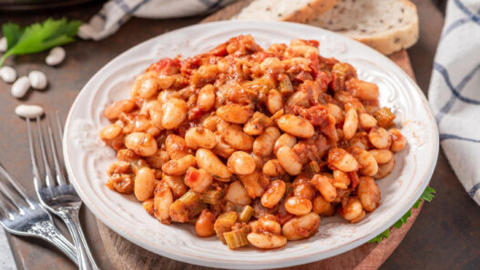 White Beans in Spicy Tomato Sauce Recipe