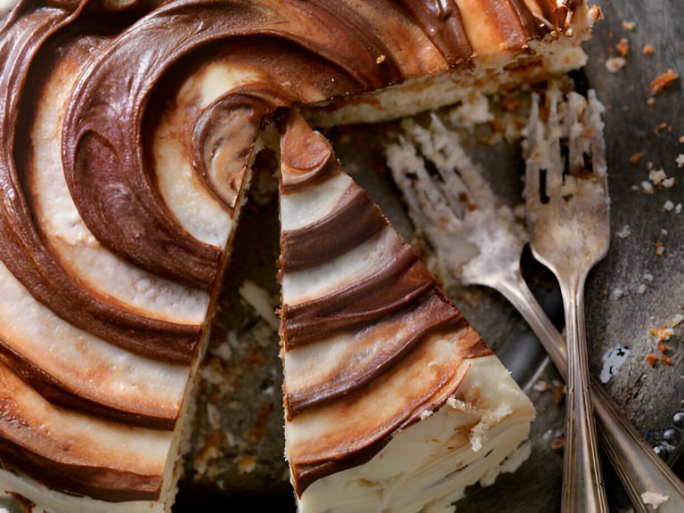 Cinnamon Roll Cheesecake Recipe