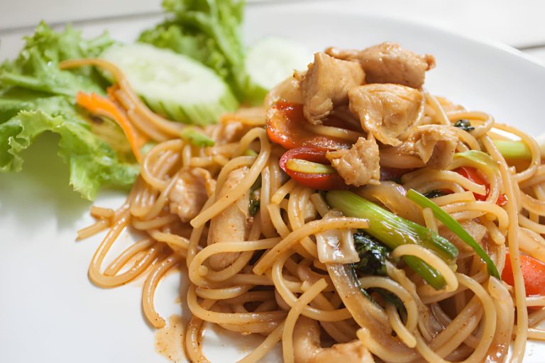 chicken Spaghetti with Soya Chili Dip Recipe